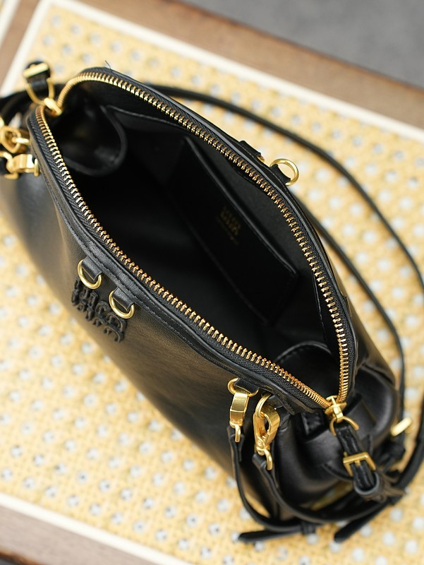LMP22 bag 24-10-14cm Shoulder bags