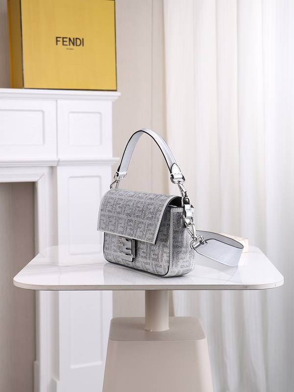 LFP46 bag 27-15-6CM Shoulder bags