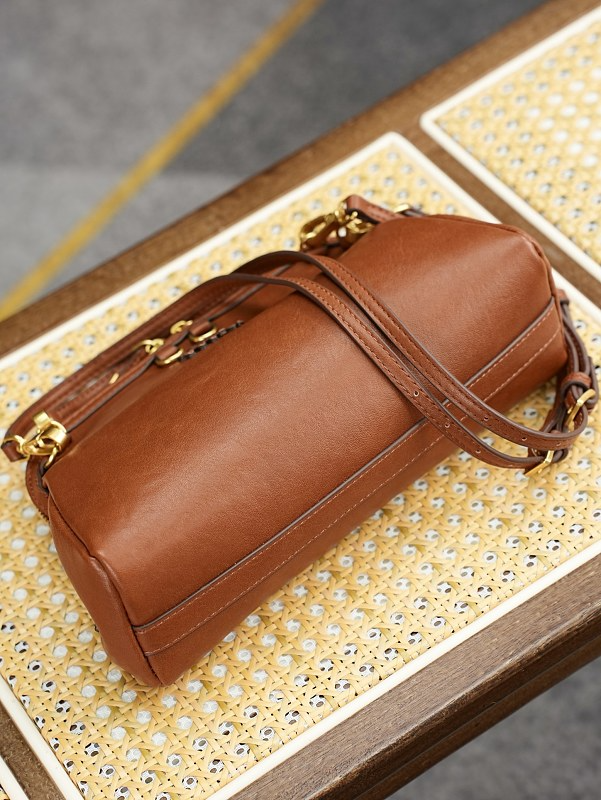 LMP22 bag 24-10-14cm Shoulder bags