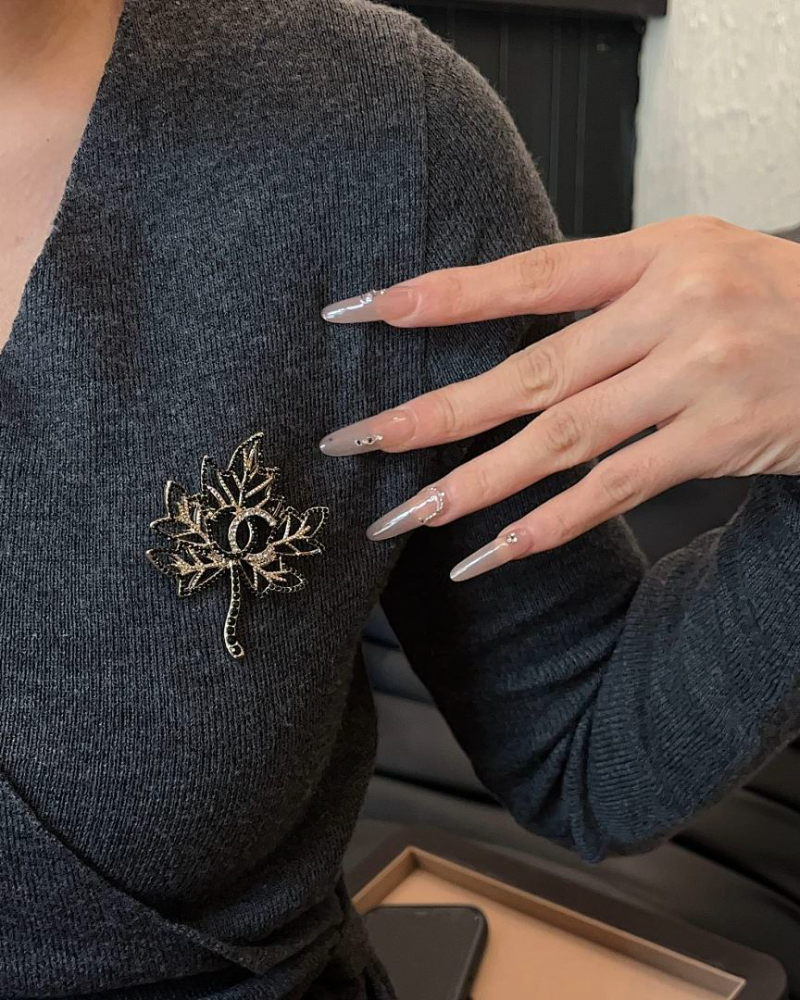 D197  Women's new fashionable brooch jewelry