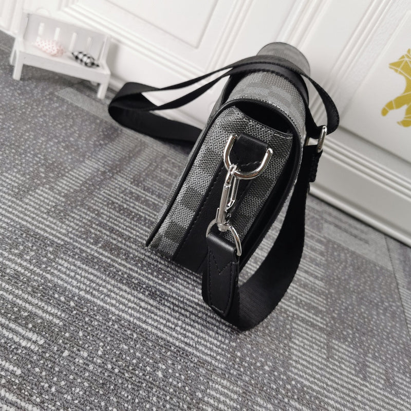 LLP84  Men Leather Bag 23.5 x 14.0 x 5.0CM high quality
