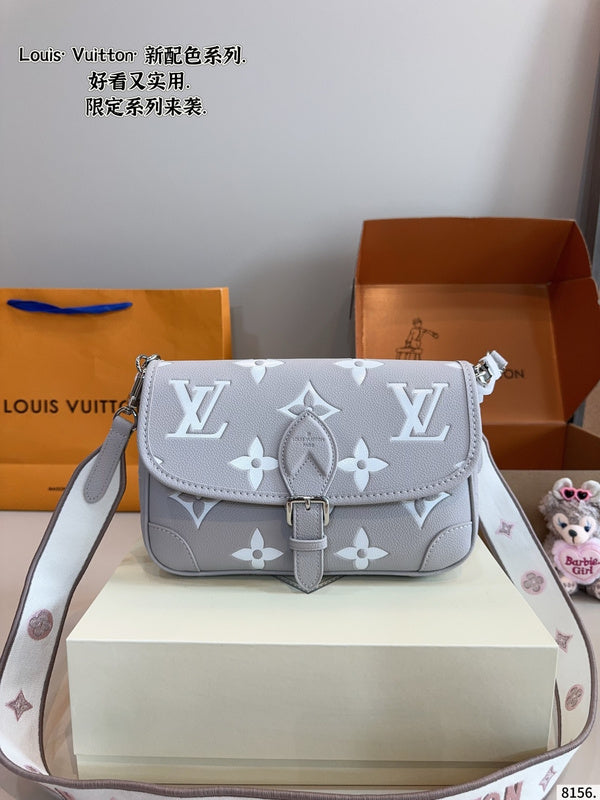 MLB08  French staff handbag 25 * 9 * 16cm with gift box