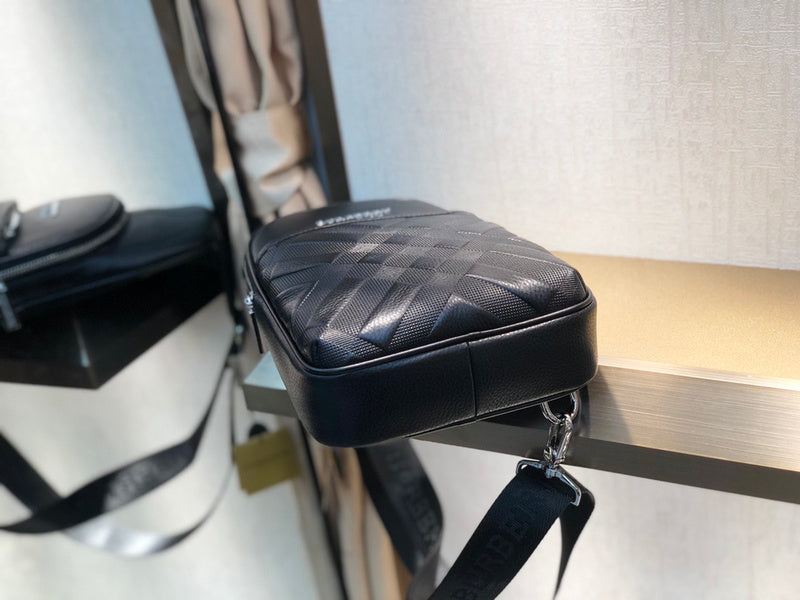 GBP4 Men  Shoulder bag leather bag handbag 18-29-11CM