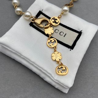 GUN7  New interlocking double G flower pearl necklace