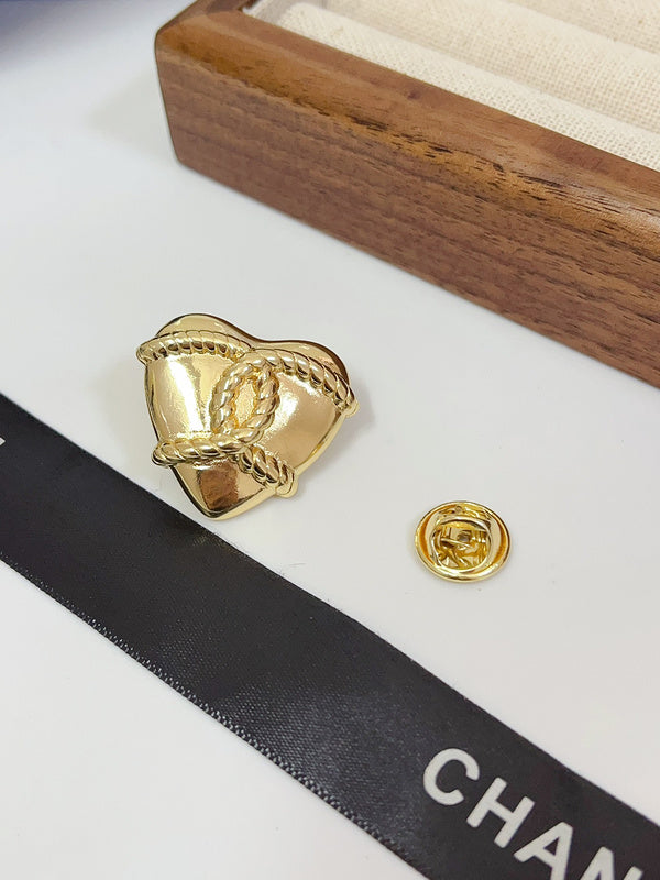 D179  Heart brooch jewelry