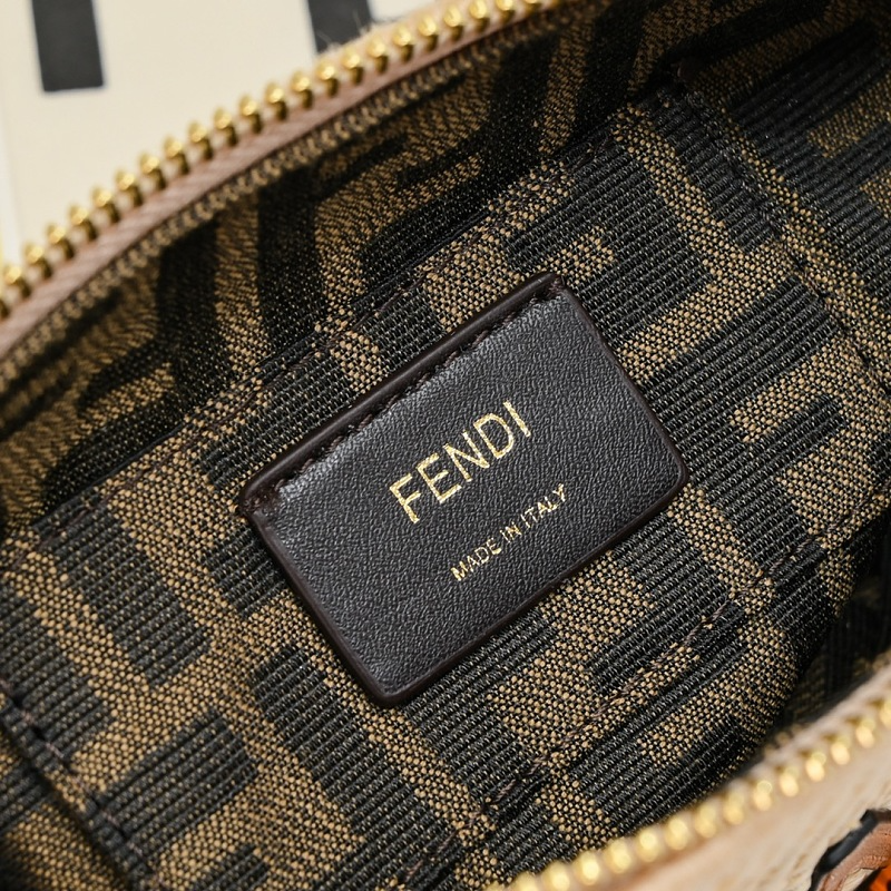LFP32 bag 17-18-8cm Hand bag