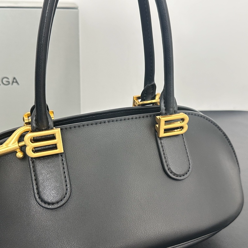 LBP13 bag 30-13-16cm Handbag