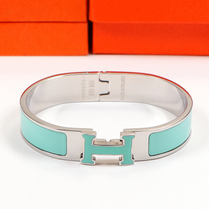 HB3 Classic stainless steel bracelet with H logo, high-quality jewelry